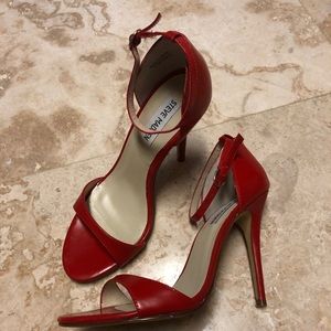 Steve Madden Milon Red Sandal heels